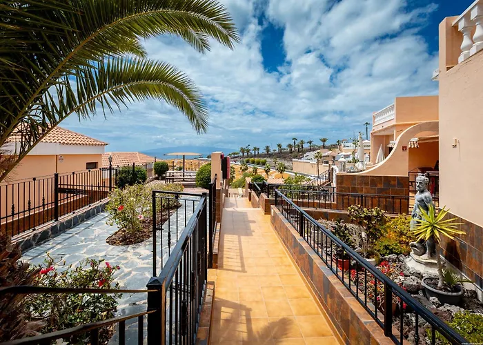 Apartament Paradise Court *