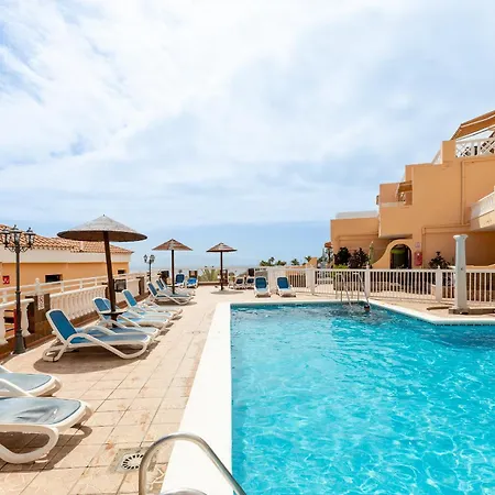 Paradise Court Apartment *