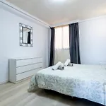 Paradise Court Apartment *