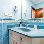 Paradise Court Apartment