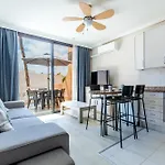 Paradise Court Apartment *